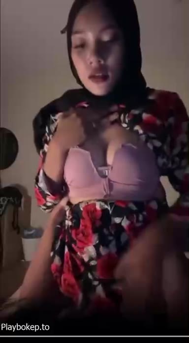 Top ABG Viral hijab Trending bergoyang di atas ranjang posisi ngulek New Top 2025